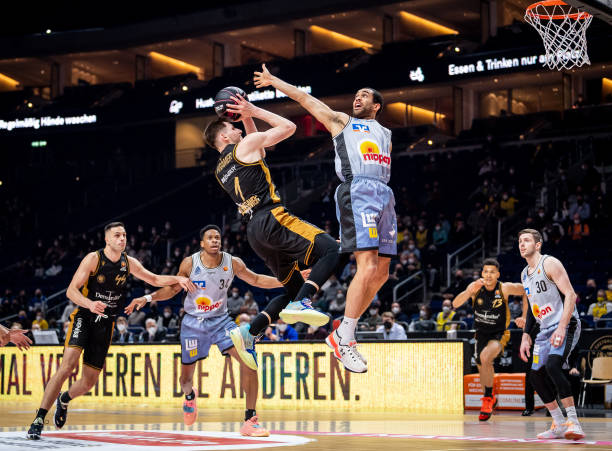 小基耶萨 小基耶萨